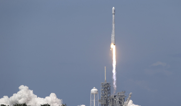 SpaceX запустила спутники с рекордно коротким интервалом