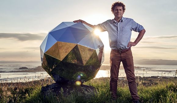 Частная компания Rocket Lab вывела на орбиту «зеркальный» спутник