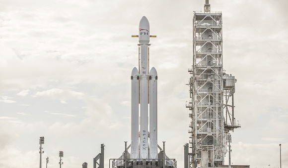 Первый запуск ракеты Falcon Heavy намечен на 6 февраля