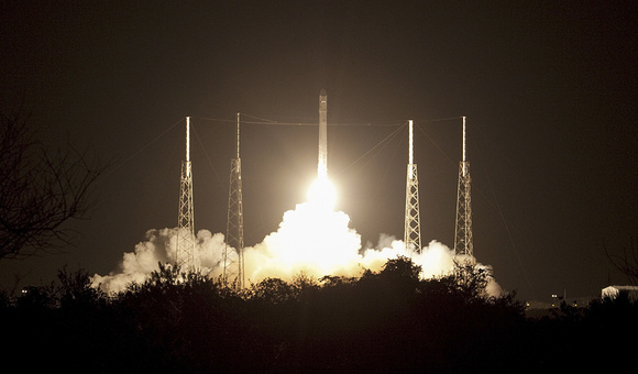 SpaceX осуществила запуск ракеты Falcon 9 с испанским спутником связи