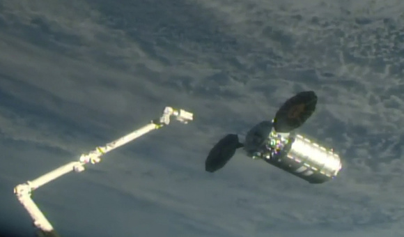 Грузовой корабль Cygnus успешно пристыковался к МКС