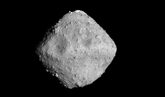 Японские роботы-исследователи прислали новые фотографии с астероида Рюгу