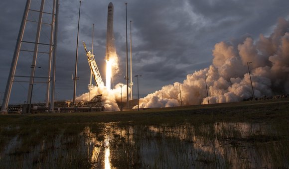 Корабль Cygnus с грузом для экипажа МКС стартовал с космодрома в США