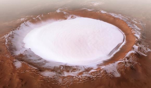 Зима на Марсе: зонд Mars Express прислал фото «заснеженного» кратера Королёва