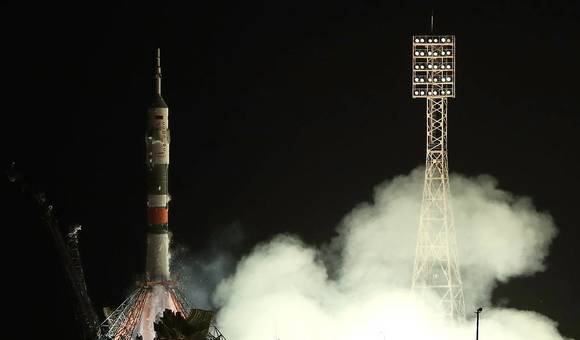 «Союз МС-13» с экипажем новой экспедиции отправился на МКС